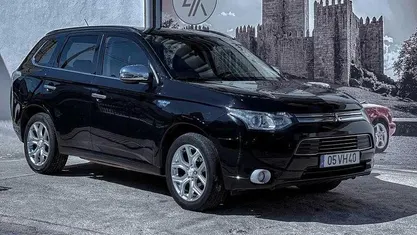 Preto Usado 2014 Mitsubishi Outlander P-HEV | € 9.980 (Super Preço)