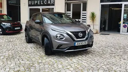 Usado Nissan Juke 114 HP (83 kW) 2022 Cinza antracite SUV
