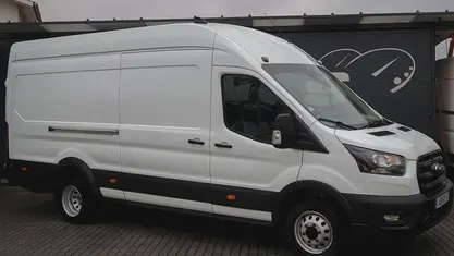 Branco Usado 2022 Ford Transit Trend | € 23.300 (Bom preço)