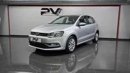 Usado VW Polo 75 HP (55 kW) 2014 Cinza prata Citadino