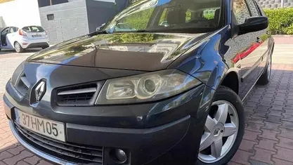 Cinzento Usado 2009 Renault Mégane GrandTour Carrinha | € 3.900 (Preço justo)