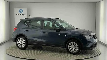 Cinzento Usado 2024 Seat Arona Style SUV | € 19.700 (Preço justo)