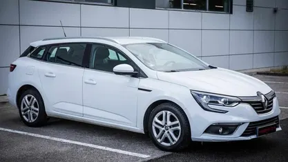 Branco Usado 2017 Renault Mégane GrandTour Carrinha | € 11.640 (Preço justo)