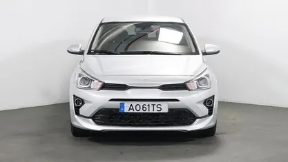 Cinza Usado 2022 Kia Rio | € 14.990 (Preço justo)