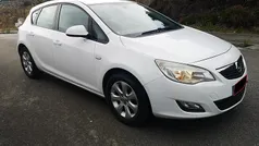 Branco Usado 2015 Opel Astra Selection Citadino | € 8.950 (Preço justo)