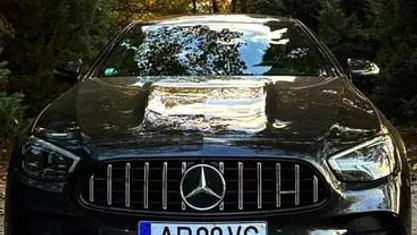 Cinzento Usado 2020 Mercedes E220 Cabrios | € 45.900 (Preço justo)