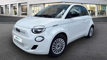 Branco Novo 2025 Fiat 500e Red Sedan | € 27.800 (Preço justo)