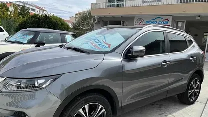 Usado Nissan Qashqai 116 HP (85 kW) 2021 Cinzento SUV