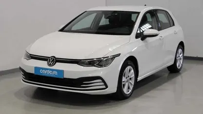 Branco Usado 2022 VW Golf VIII Life Citadino | € 21.990 (Preço justo)