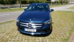 Azul Usado 2019 Mercedes B180 Monovolume | € 29.900