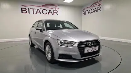 Cinzento Usado 2017 Audi A3 Design Carrinha | € 19.450 (Preço justo)