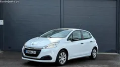 Branco Usado 2018 Peugeot 208 Access Citadino | € 9.800 (Preço justo)