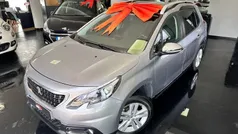 Cinzento Usado 2018 Peugeot 2008 Style SUV | € 12.750 (Preço justo)