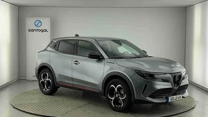 Usado 2025 Alfa Romeo Junior Edizione Speciale SUV | € 28.990 (Preço justo)