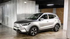 Cinza Usado 2022 MG ZS Luxury Sedan | € 24.000 (Preço justo)