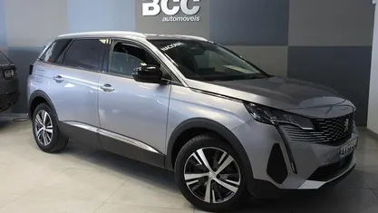 Cinza Usado 2023 Peugeot 5008 Allure Monovolume | € 27.990 (Preço justo)