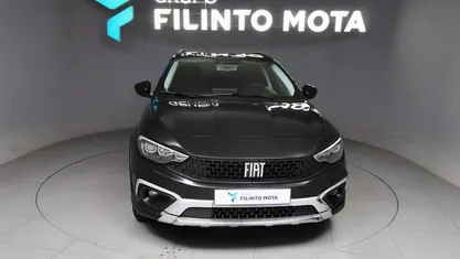 Preto Usado 2023 Fiat Tipo Cross Sedan | € 17.900 (Preço justo)