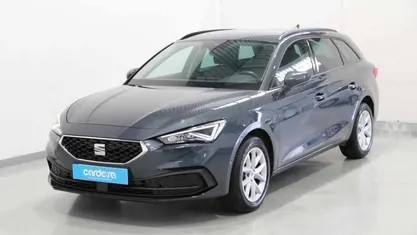 Usado Seat Leon Style 110 HP (80 kW) 2022 Cinzento Carrinha