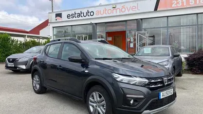 Cinza Usado 2022 Dacia Sandero Expression Citadino | € 16.950 (Preço justo)