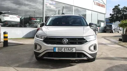 Usado VW T-Roc 110 HP (80 kW) 2023 Cinzento SUV