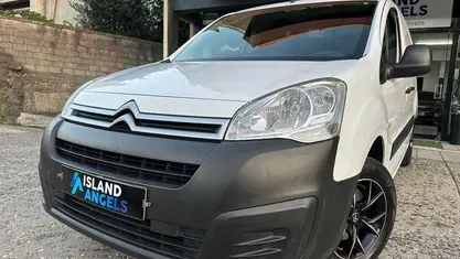 Branco Usado 2016 Citroën Berlingo Attraction Monovolume | € 11.500 (Preço justo)