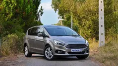 Cinzento Usado 2018 Ford S-MAX S Monovolume | € 19.900 (Super Preço)