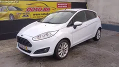 Branco Usado 2016 Ford Fiesta Titanium Citadino | € 11.250 (Preço justo)