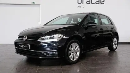 Usado VW Golf VII Comfortline 110 HP (80 kW) 2019 Preto