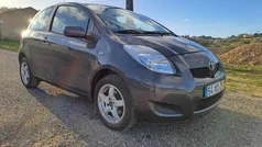 Cinzento Usado 2011 Toyota Yaris Citadino | € 6.490 (Preço justo)