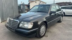 Usado 1992 Mercedes E200 Sedan | € 7.498