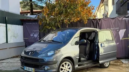 Cinzento Usado 2005 Peugeot 1007 Monovolume | € 2.500