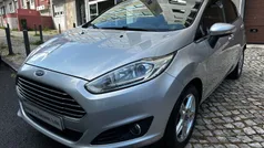 Cinza Usado 2015 Ford Fiesta Titanium Citadino | € 9.900 (Preço justo)