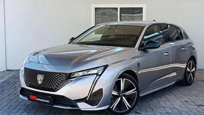 Usado Peugeot 308 GT 130 HP (95 kW) 2023 Cinza