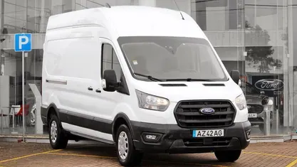 Branco Usado 2023 Ford Transit Trend Sedan | € 27.500 (Bom preço)