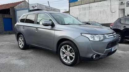 Cinzento Usado 2015 Mitsubishi Outlander SUV | € 16.750 (Preço justo)