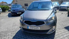 Cinzento Usado 2015 Kia Carens Monovolume | € 12.450 (Preço justo)