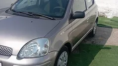 Cinza Usado 2004 Toyota Yaris | € 3.980 (Preço justo)