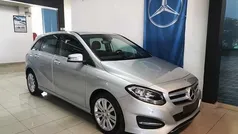 Cinzento Usado 2015 Mercedes B180 Monovolume | € 16.240 (Preço elevado)