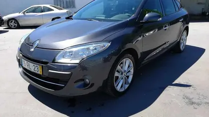 Usado Renault Mégane GrandTour 110 HP (80 kW) 2012 Cinzento Carrinha