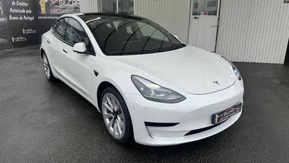 Usado 2021 Tesla Model 3 Sedan | € 27.750 (Preço justo)