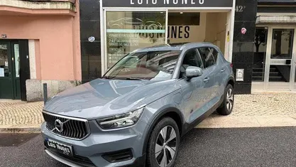 Cinzento Usado 2021 Volvo XC40 SUV | € 31.900 (Preço justo)