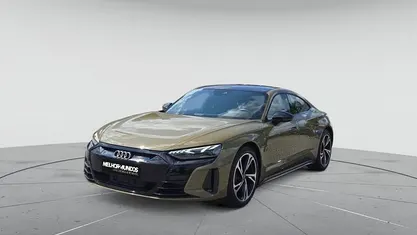 Verde Usado 2022 Audi e-tron GT quattro Sedan | € 49.990 (Bom preço)