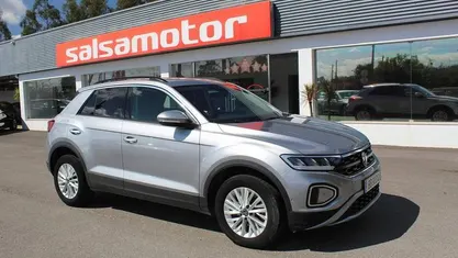 Usado VW T-Roc 110 HP (80 kW) 2023 Cinzento SUV