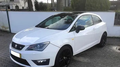 Usado Seat Ibiza 105 HP (77 kW) 2015 Branco