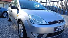 Cinza Usado 2004 Ford Fiesta Citadino | € 3.399 (Preço justo)