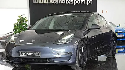 Cinzento Usado 2023 Tesla Model 3 Sedan | € 33.490 (Preço justo)