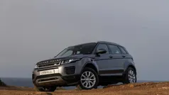 Cinzento Usado 2017 Land Rover Range Rover evoque | € 26.500 (Preço justo)