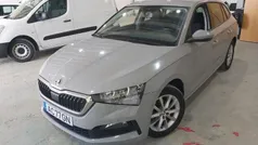 Cinza Usado 2020 Skoda Scala Ambition Citadino | € 13.900 (Preço justo)
