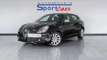 Usado Alfa Romeo Giulietta Exclusive 105 HP (77 kW) 2014 Preto Citadino