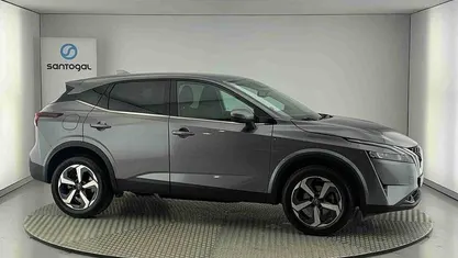 Cinzento Usado 2024 Nissan Qashqai N-Connecta SUV | € 31.990 (Preço justo)